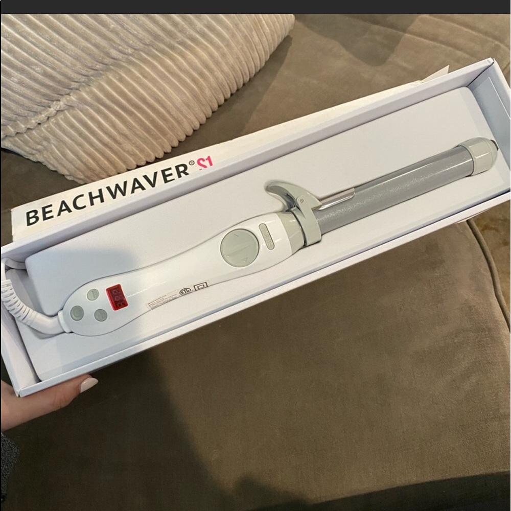 Beachwaver S1 Dual voltage Rotating Curling Iron